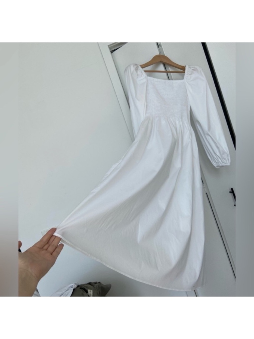 šCOS Cotton Dress 2023 Off-The-Shoulder Smocked Midi Dress - White Size 6 NWT - Picture 10 of 13
